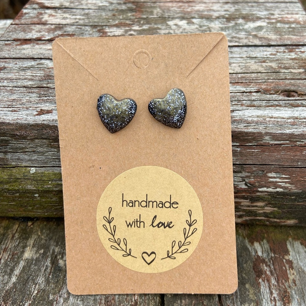 💋2/$10💋 Tainted Love Handmade Resin Stud Earrings